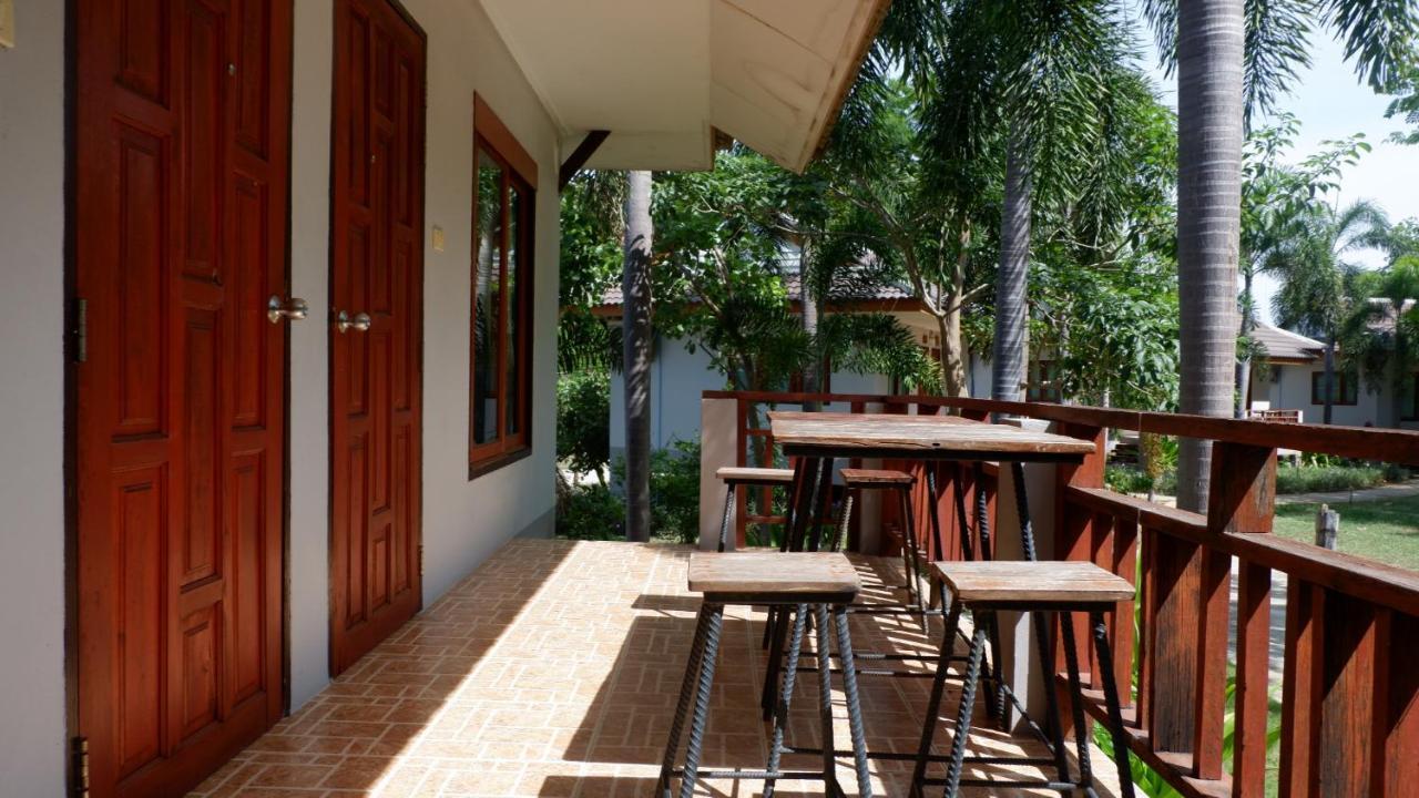 Resort Railumpoo Nakhon Sawan Eksteriør billede