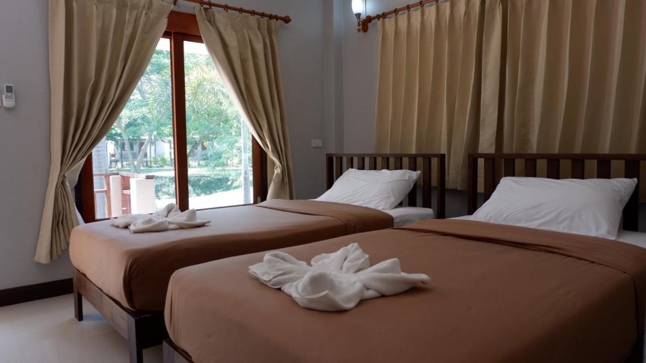 Resort Railumpoo Nakhon Sawan Eksteriør billede