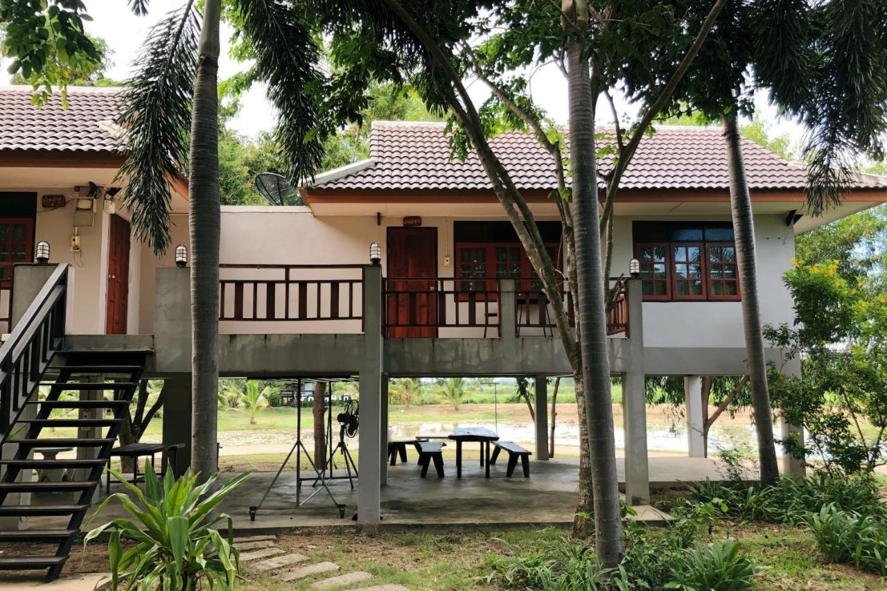Resort Railumpoo Nakhon Sawan Eksteriør billede