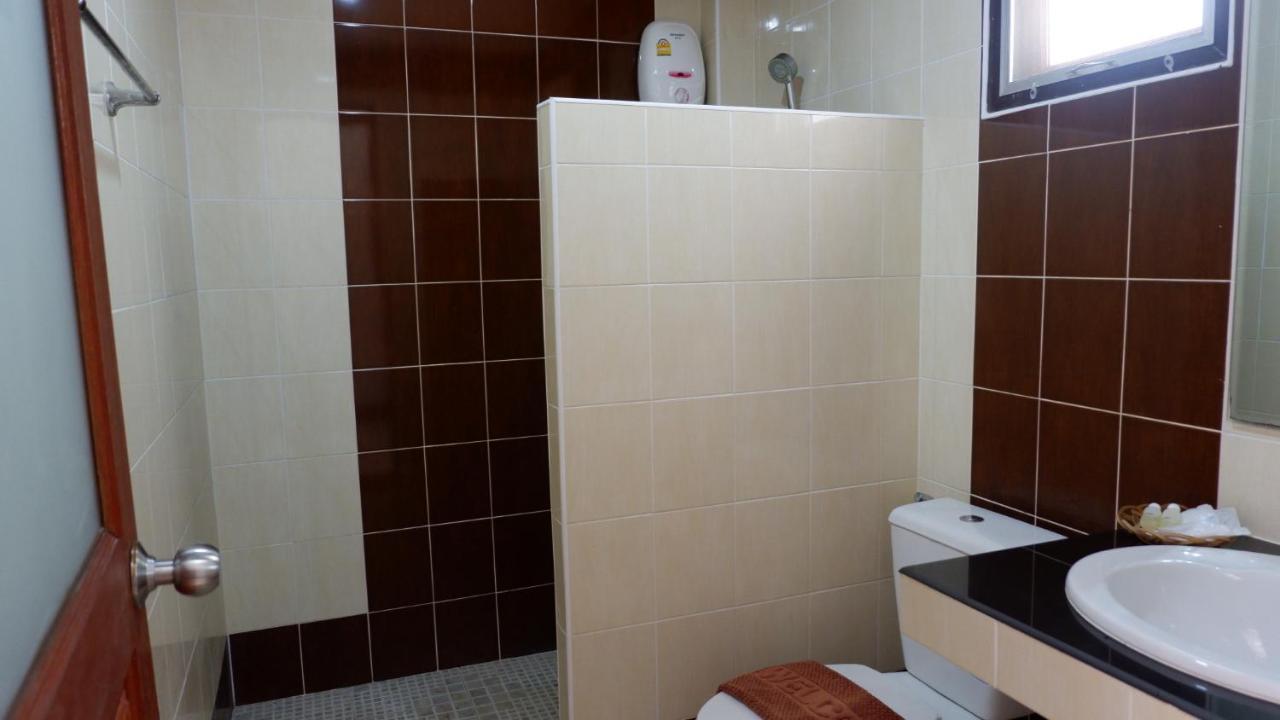 Resort Railumpoo Nakhon Sawan Eksteriør billede