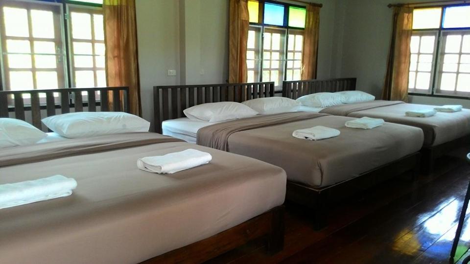 Resort Railumpoo Nakhon Sawan Eksteriør billede