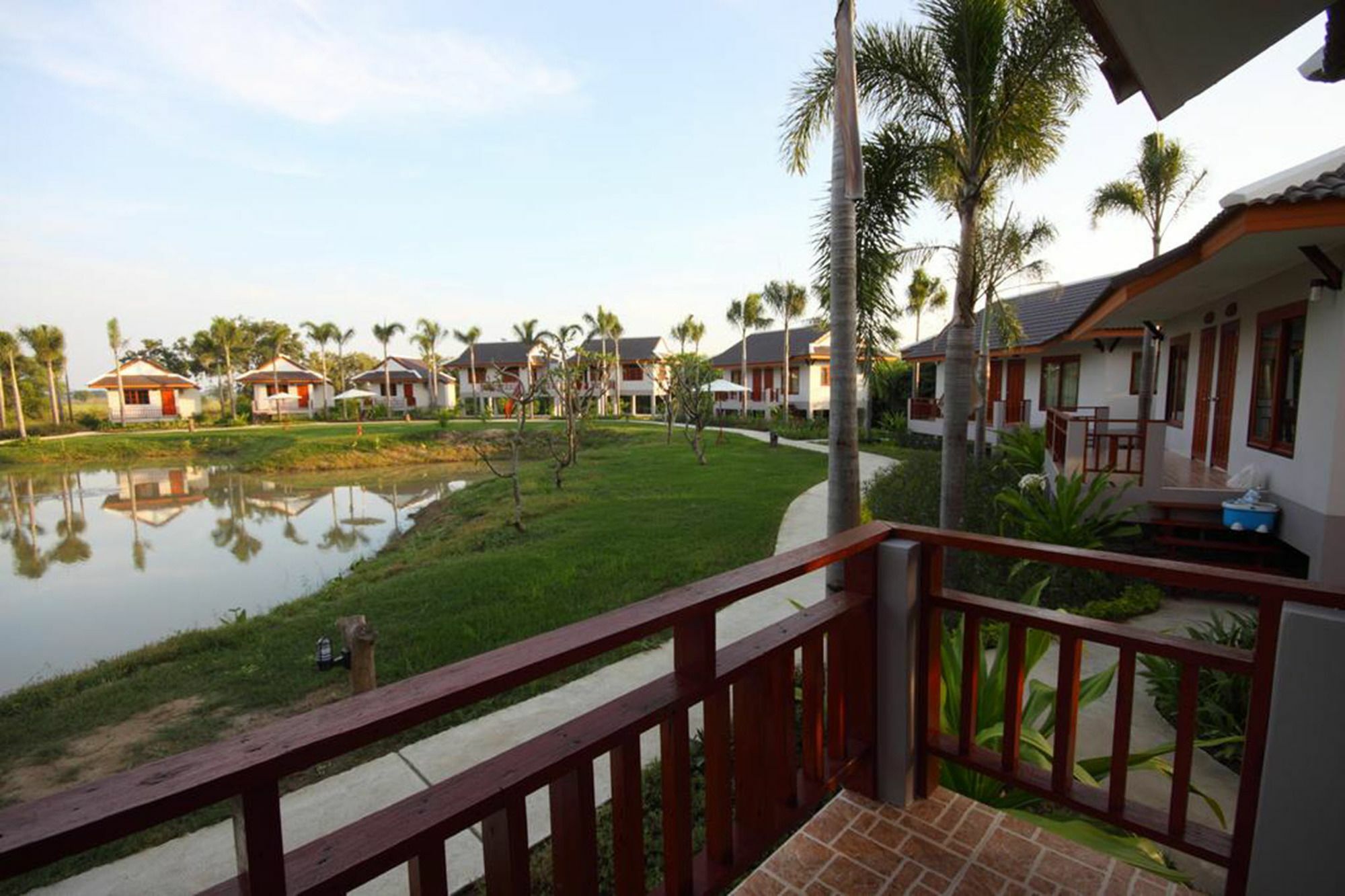 Resort Railumpoo Nakhon Sawan Eksteriør billede