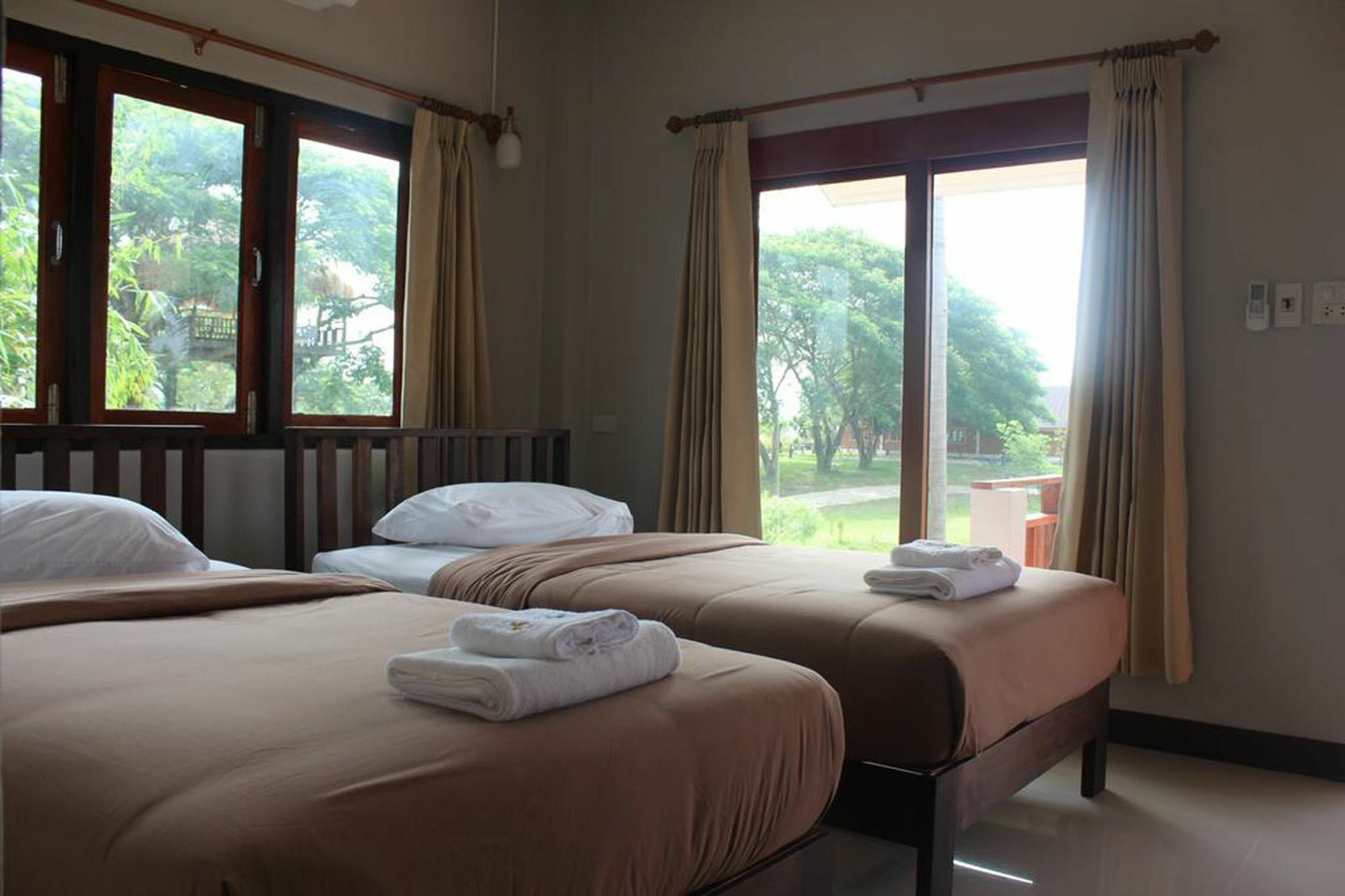 Resort Railumpoo Nakhon Sawan Eksteriør billede