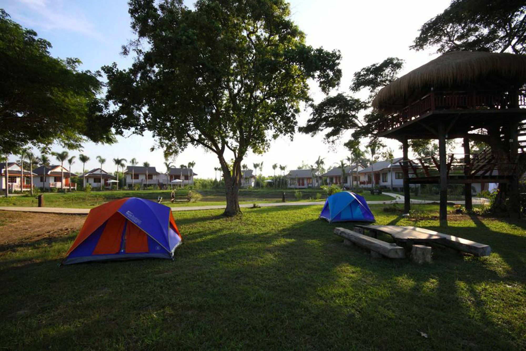 Resort Railumpoo Nakhon Sawan Eksteriør billede