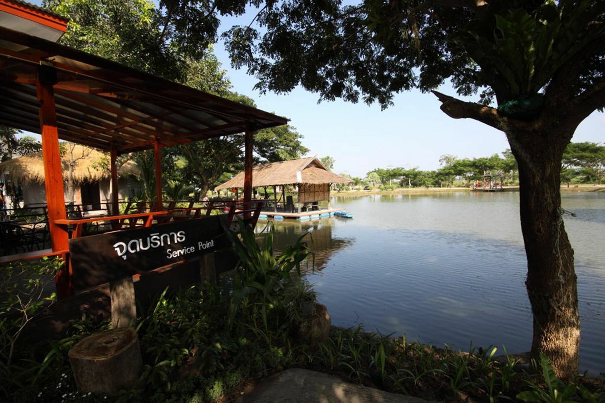 Resort Railumpoo Nakhon Sawan Eksteriør billede