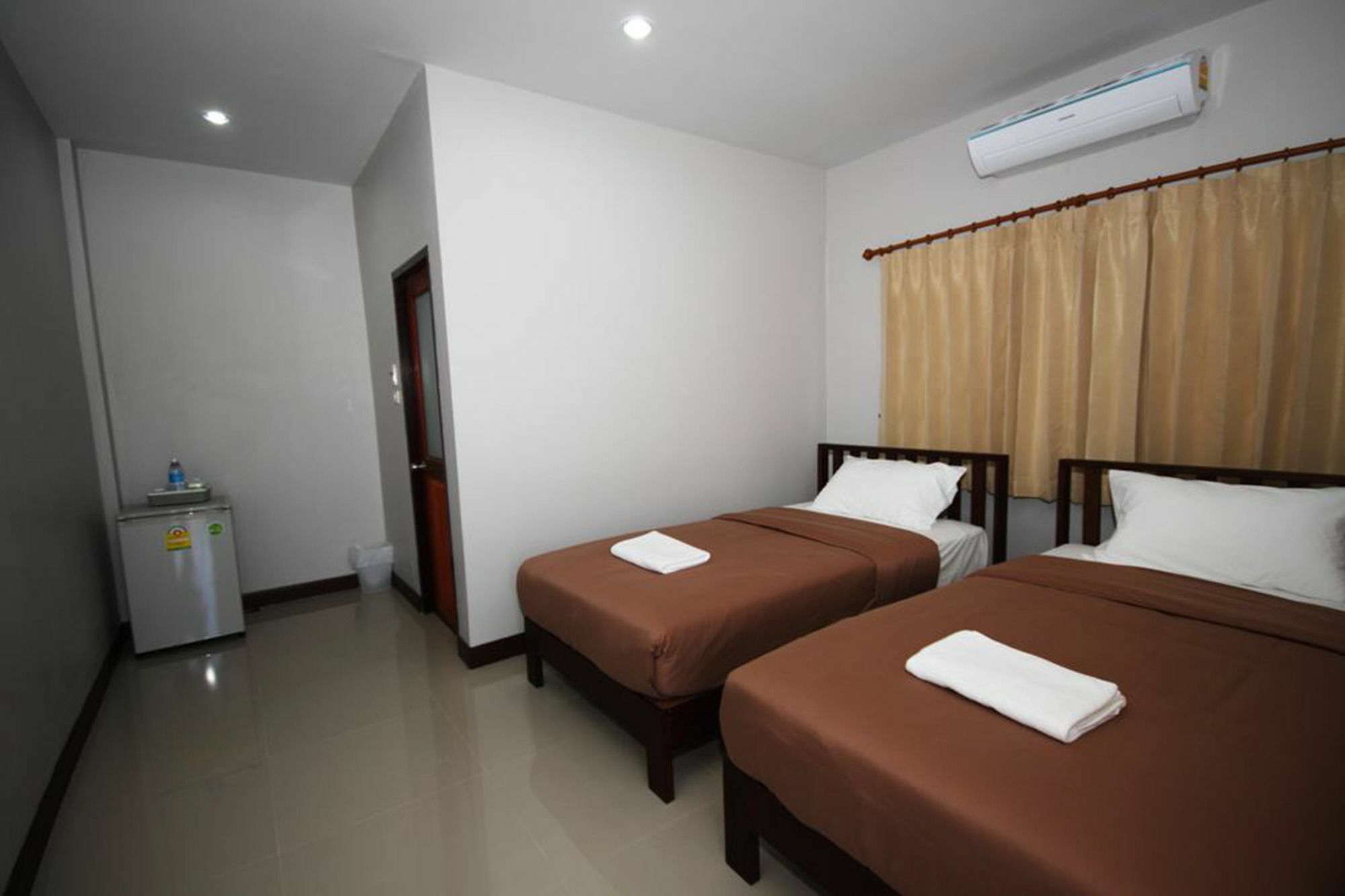 Resort Railumpoo Nakhon Sawan Eksteriør billede